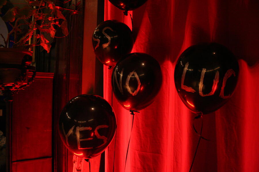 The five balloons.